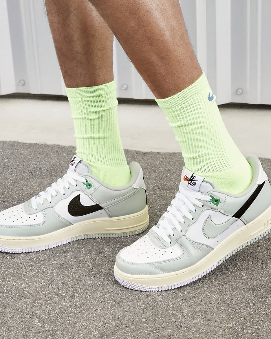 Nike air force 1 lv8 white fashion price